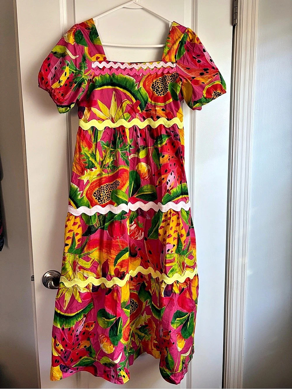 marie by Victoria Dunn Tropical Fruit Maxi Dress in Pink & Green Size Small NWT
